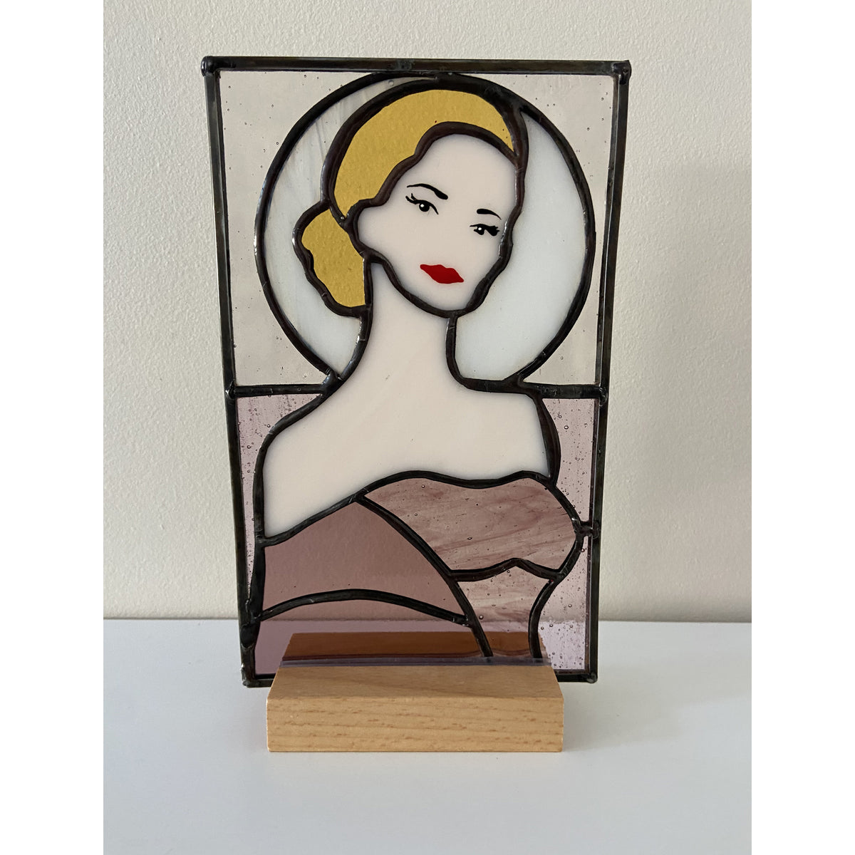 1950s Lady by Ginger's Gorgeous Glass