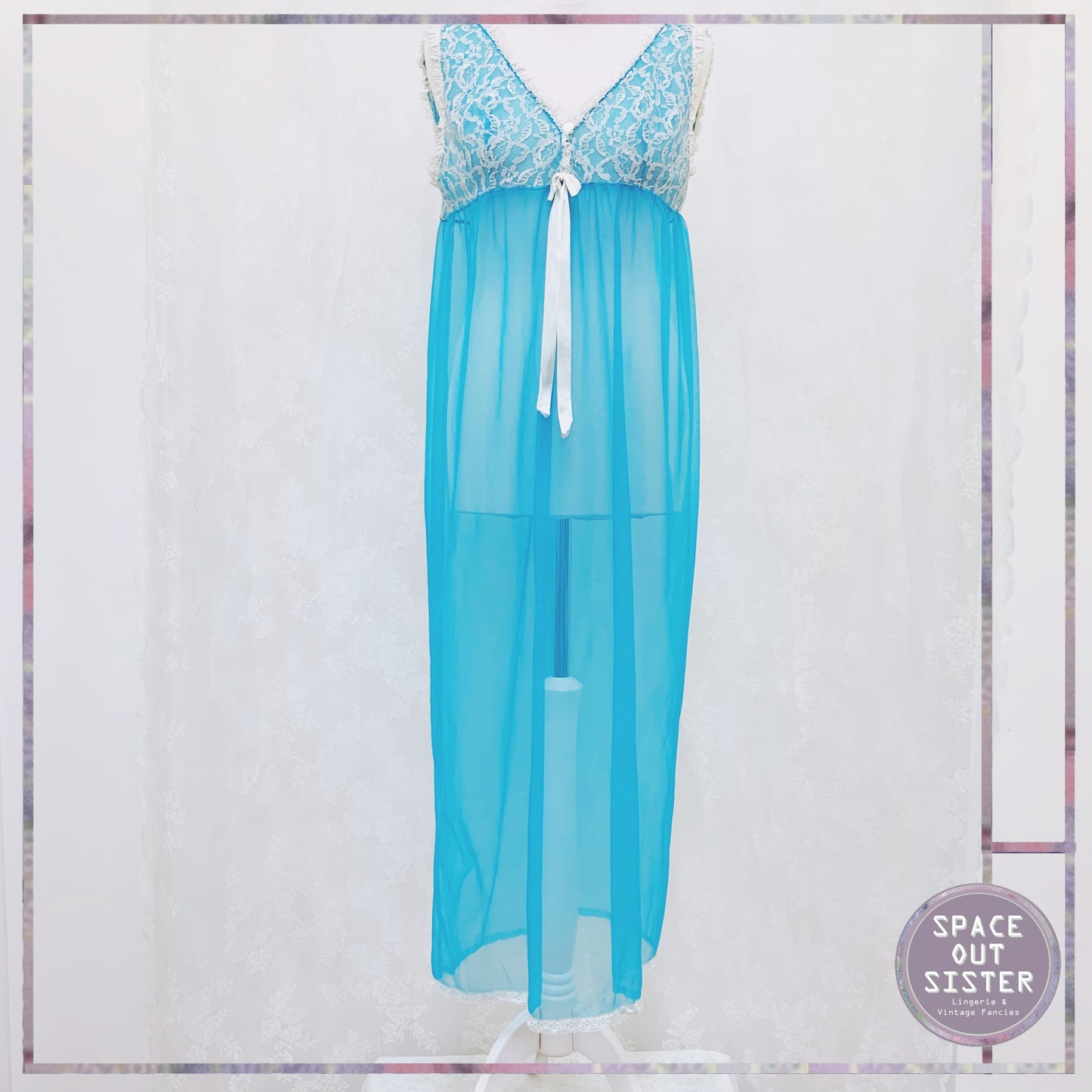 Circa 1970s Turquoise Peignoir Set